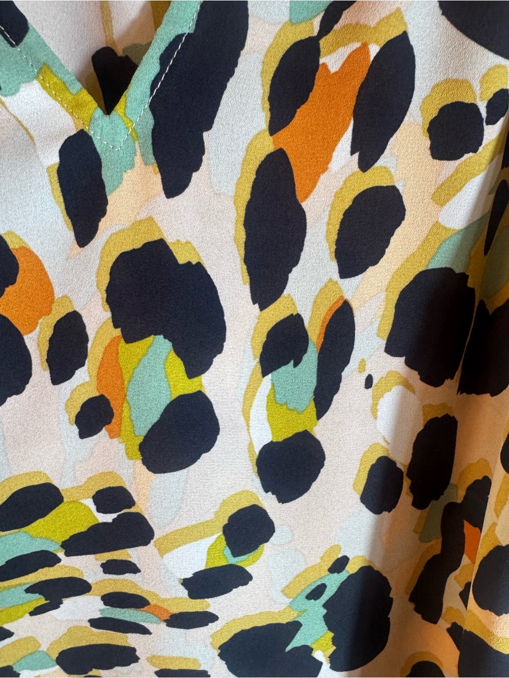 Cabi Multicolor Leopard Print V-Neck Sleeveless Top - Picture 4 of 4